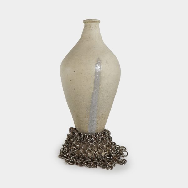 Botella cerámica con esmalte transparente y cadenas, símbolo de viento contenido – Tlalticpac