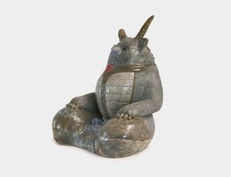 Escultura del Último Guerrero Errante, figura legendaria de Vayú. Representa el peregrino del equilibrio perdido.